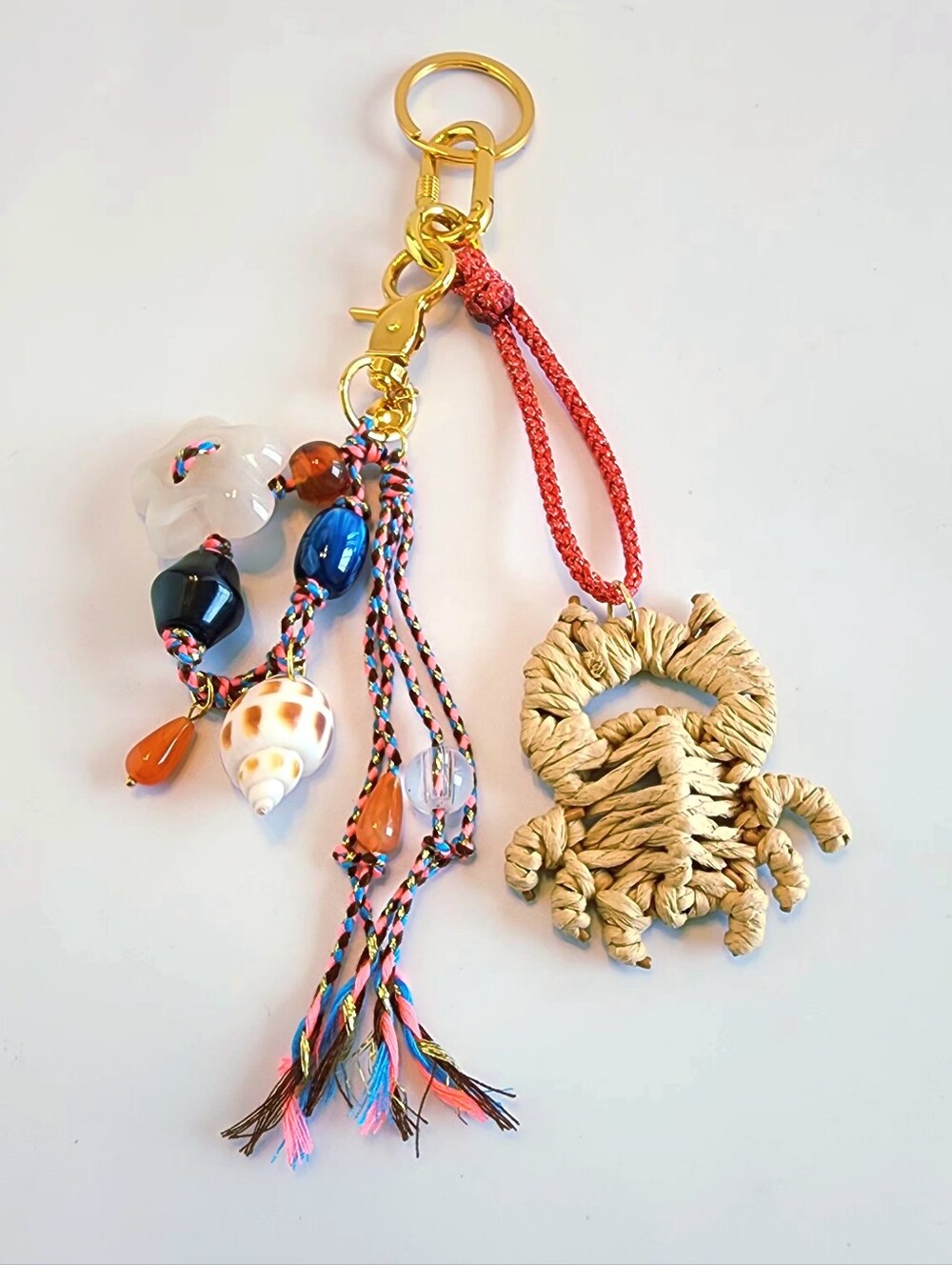 NWT MAYAMAR Multi Color Boho Raffia Crab Bead & Shell Handbag Charm/Gold Keyring